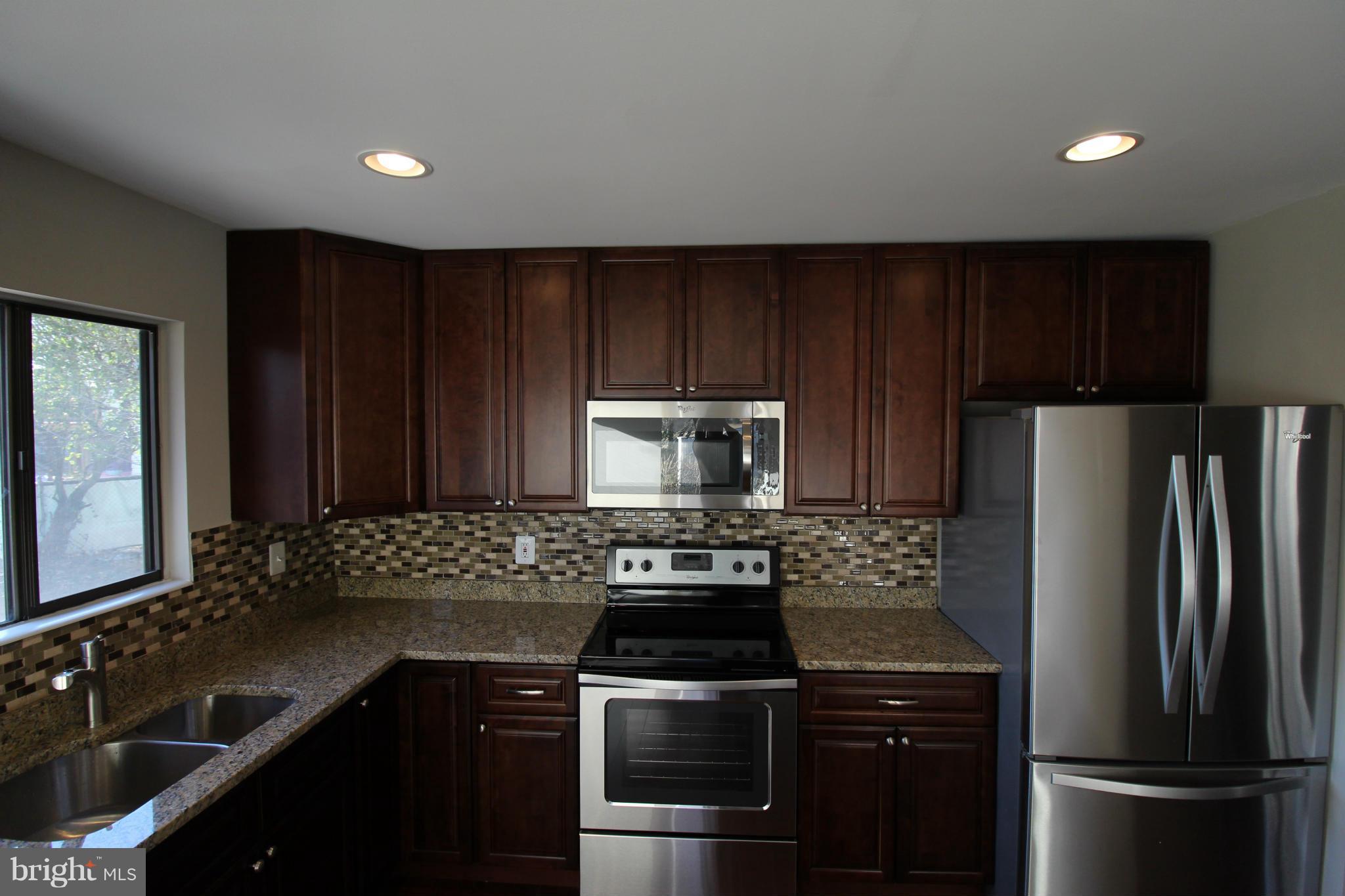 804 Williamsburg Road Sterling, VA 20164 - Photo 5 of 30 Kitchen