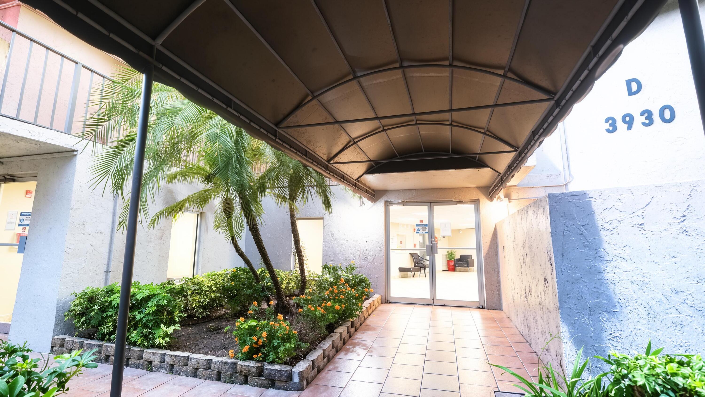3930 Inverrary Boulevard, Unit 303 Lauderhill, FL 33319 - Photo 3 of 36 6a373dd9ddd981d80fe38e00