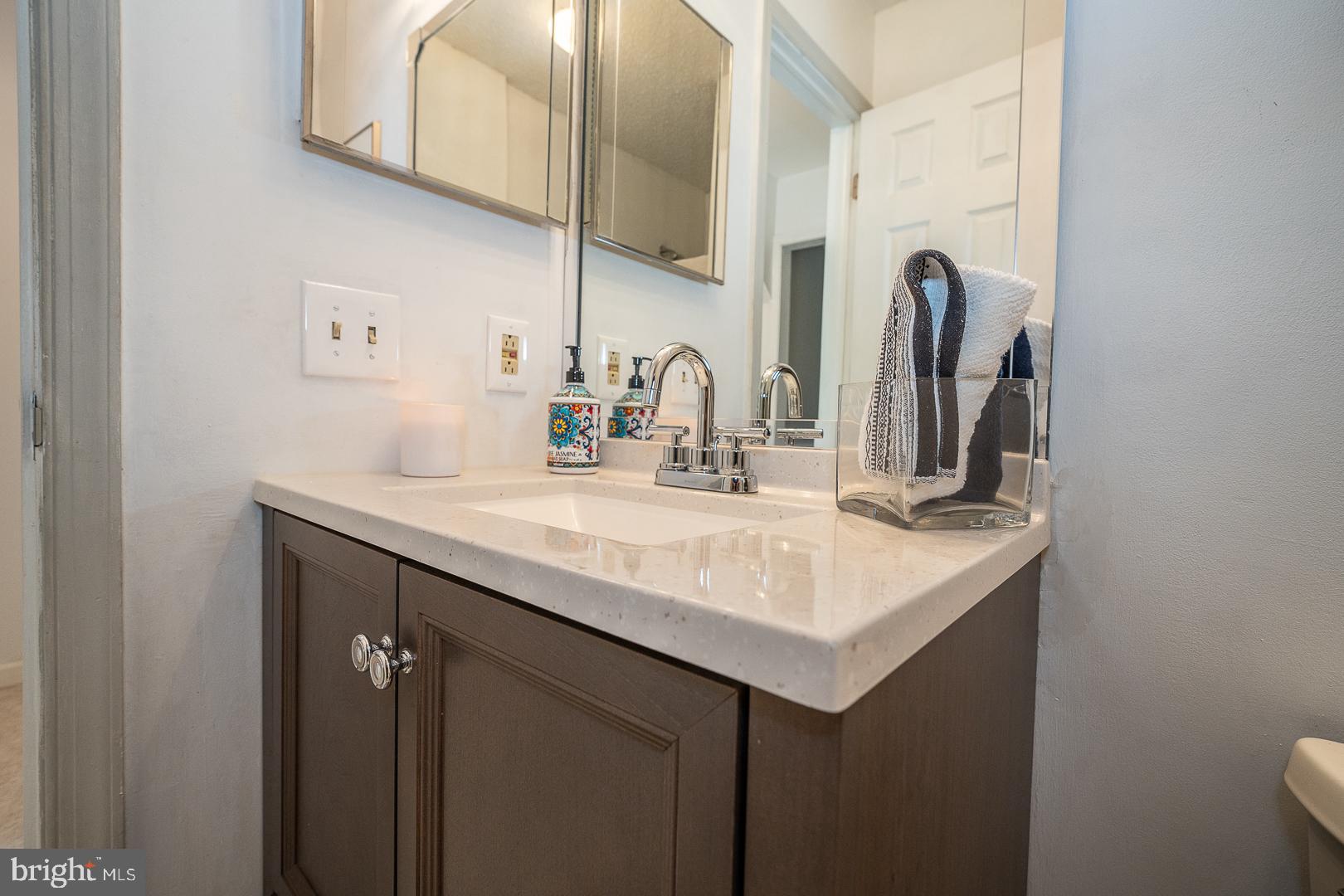 13 Rampart Drive Chesterbrook, PA 19087 - Photo 33 of 49 Hallway bathroom.