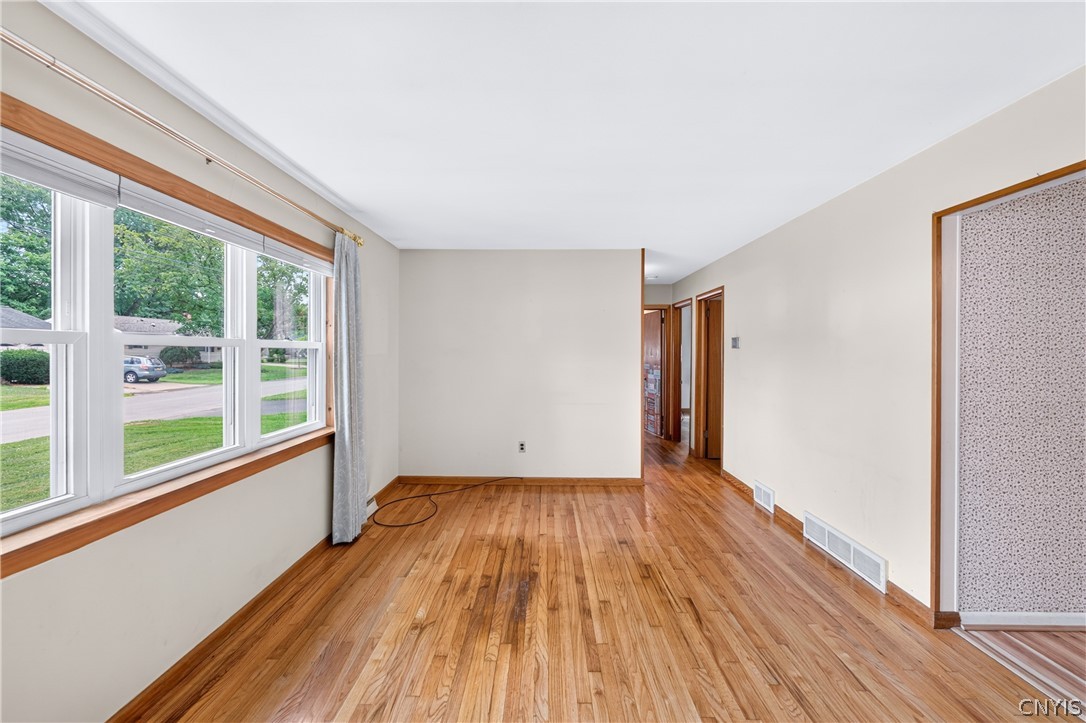 7 Perimeter Road Whitestown, NY 13492 - Photo 4 of 50 Gallery Image 4