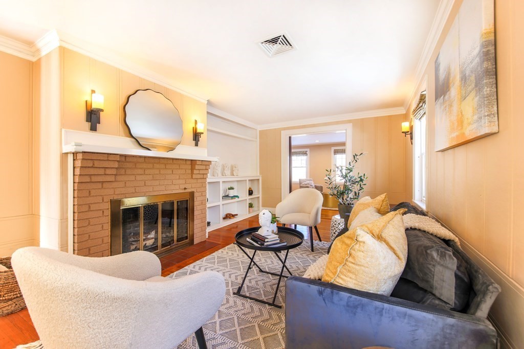 26 Farmcrest Avenue Lexington, MA 02421 - Photo 4 of 28