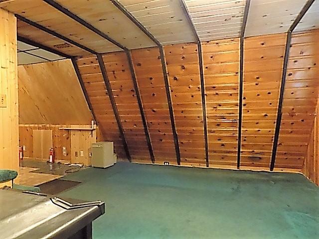 323 Wells Road Becket, MA 01223 - Photo 5 of 17 5 Liv 4