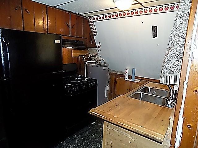 323 Wells Road Becket, MA 01223 - Photo 6 of 17 6 Kitchen