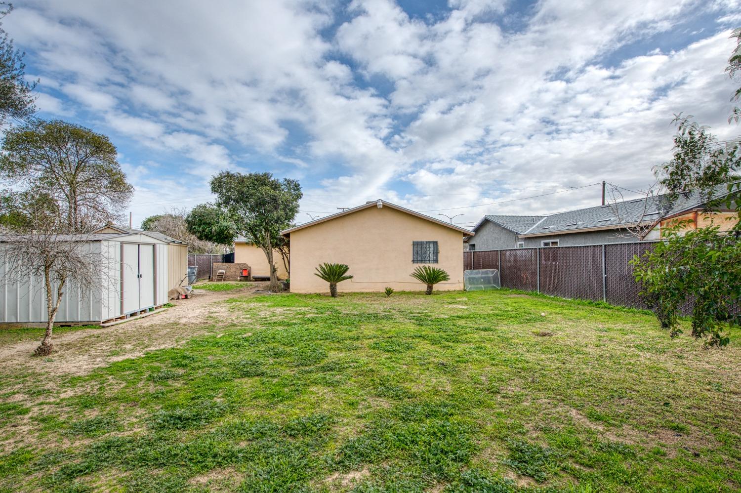 717 Clinton Street Madera, CA 93638 - Photo 37 of 38 a house view with backyard space