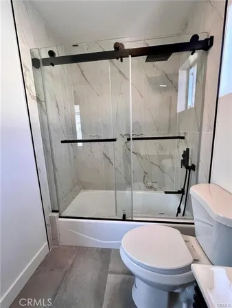 $1,995 | 6445 1/2 Tujunga Avenue, North Hollywood, CA 91606