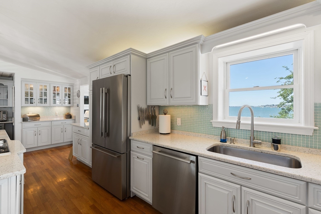 78 Clifton Avenue Hull, MA 02045 - Photo 6 of 41