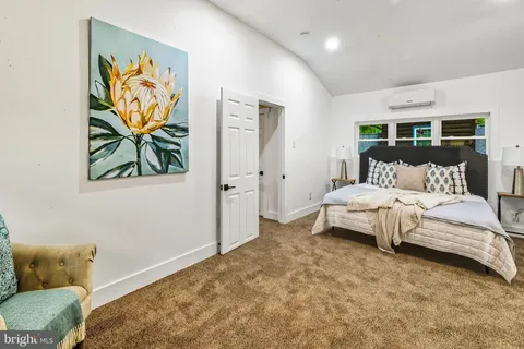 $375,000 | 6 Oak Lane, Mount Laurel, NJ 08054