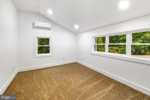 $375,000 | 6 Oak Lane, Mount Laurel, NJ 08054