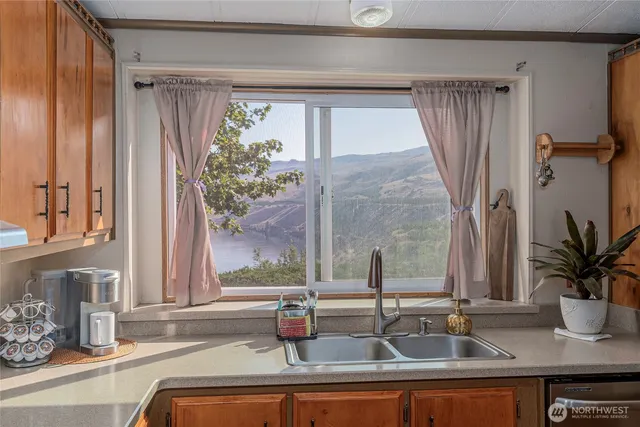 $464,900 | 384 Highway 173, Brewster, WA 98812