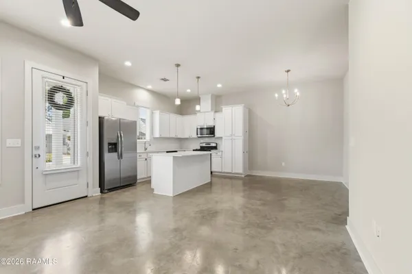 $1,850 | 107 Satsuma Drive, Youngsville, LA 70592