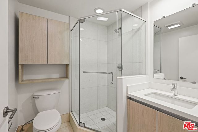 $4,095 | 6217 Waring Avenue, Unit PH5, Los Angeles, CA 90038