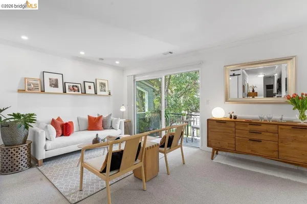 $525,000 | 91 Emery Bay Drive, Emeryville, CA 94608