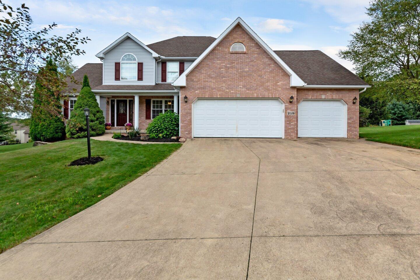 219 Foxcroft Road Mansfield, OH 44904 - Photo 2 of 36 Exterior Front