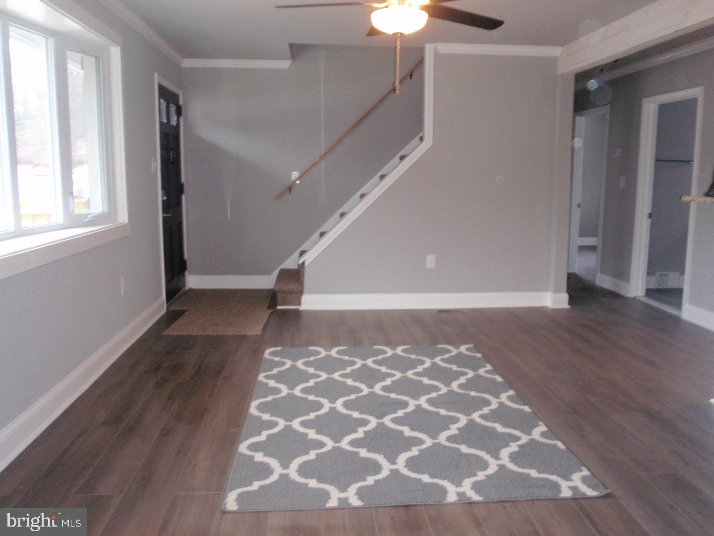 1342 Valley Road Woodlyn, PA 19094 - Photo 5 of 25 Living Room