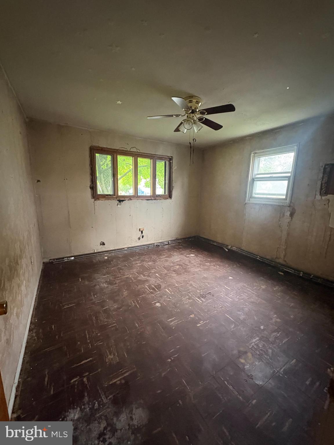 846 Bobwhite Lane Secane, PA 19018 - Photo 3 of 10