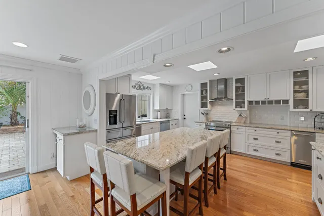 $10,000 | 460 Sunrise Way, Juno Beach, FL 33408