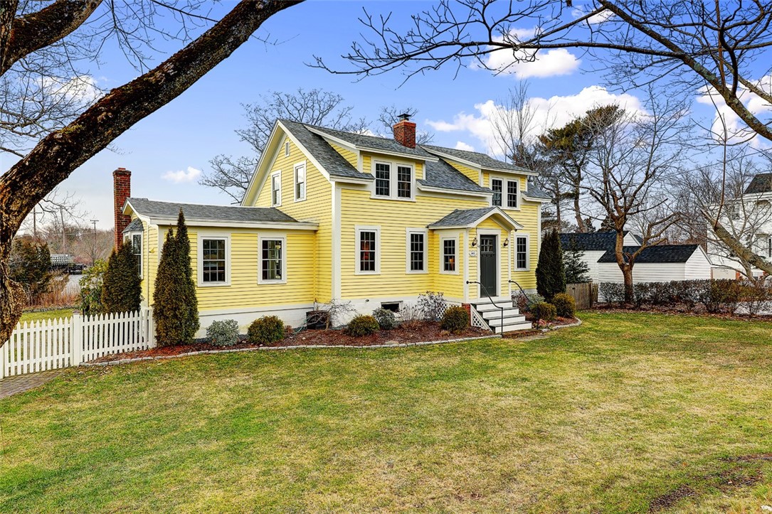 14 New Meadow Road Barrington, RI 02806 - Photo 3 of 33