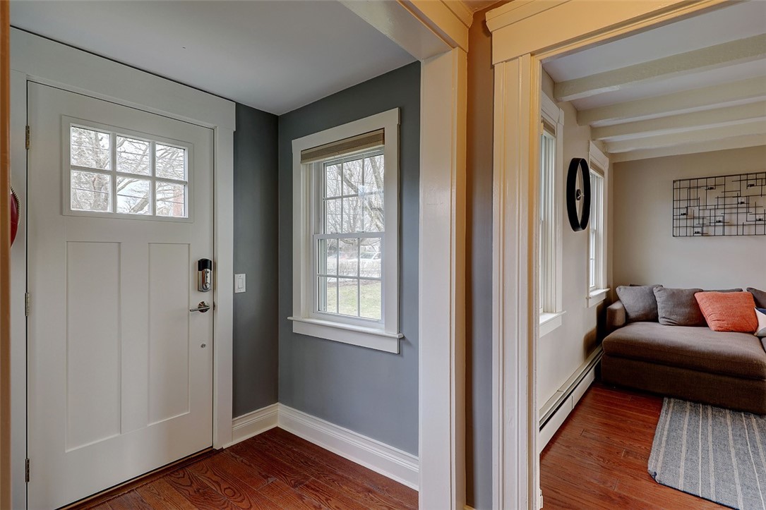 14 New Meadow Road Barrington, RI 02806 - Photo 5 of 33