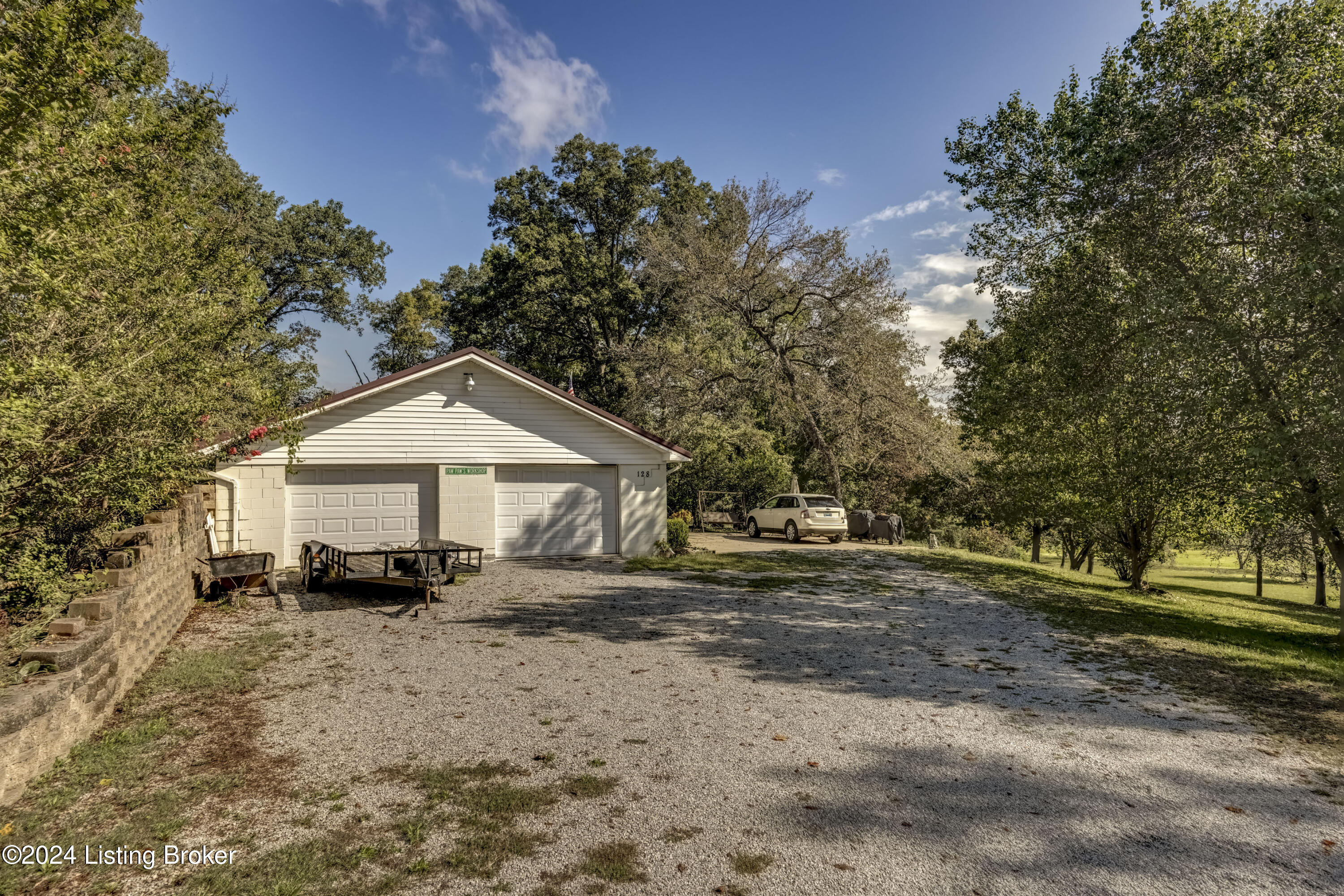 128 Marilyn Road Lebanon Junction, KY 40150 - Photo 3 of 48 2Y0A6456-A