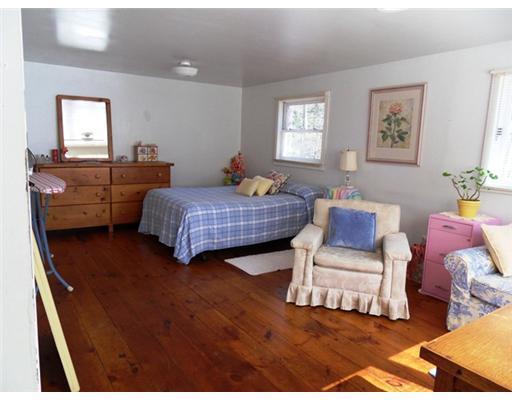 143 Meadow Cross Road Topsham, ME 04086 - Photo 6 of 10 Bedroom. Large Bedroom in salt Box unit