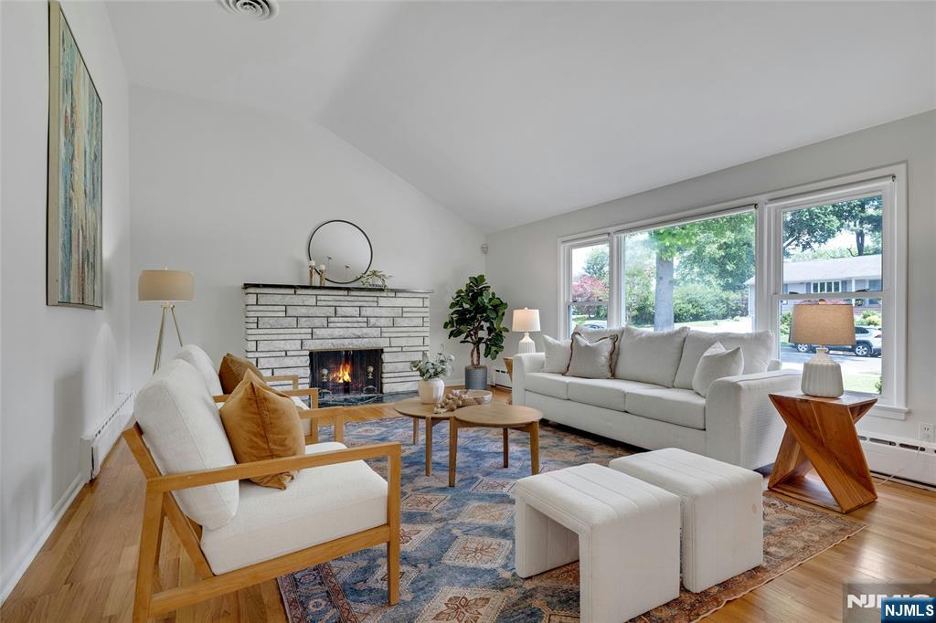 117 Yantacaw Brook Road Montclair, NJ 07043 - Photo 4 of 21