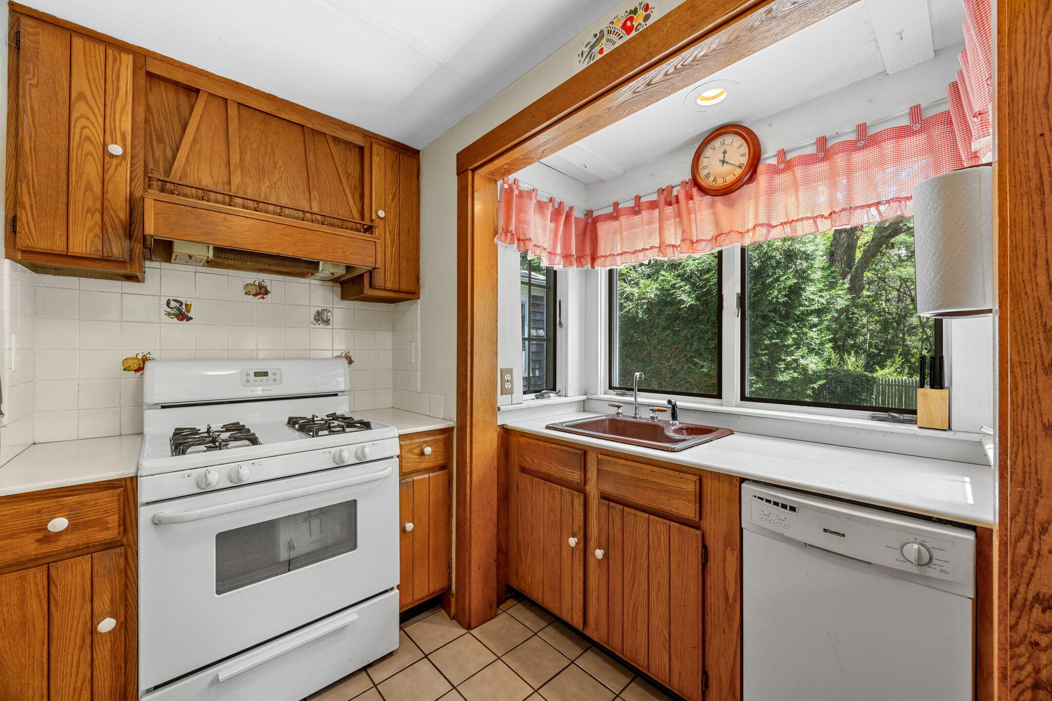 166 James Circle Mashpee, MA 02649 - Photo 19 of 76 12-web-or-mls-166-james-cir