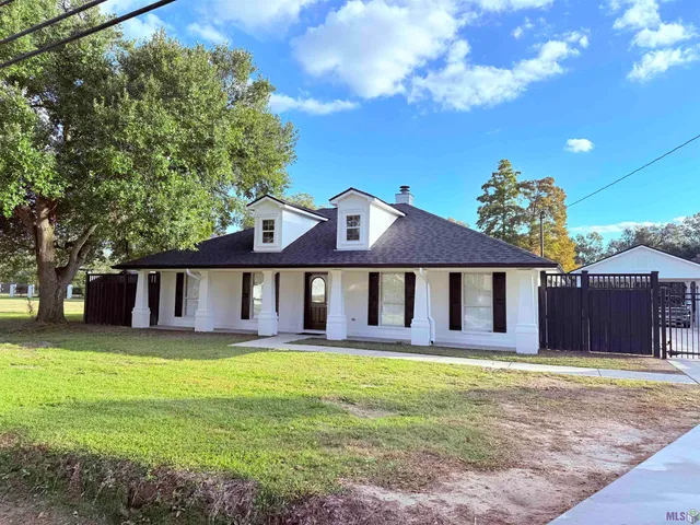 $2,800 | 9028 Hill Drive, Baton Rouge, LA 70809