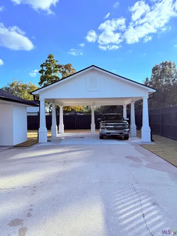 $2,800 | 9028 Hill Drive, Baton Rouge, LA 70809