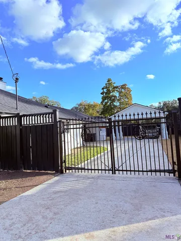 $2,800 | 9028 Hill Drive, Baton Rouge, LA 70809