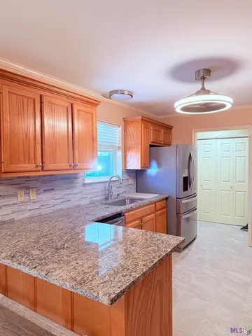 $2,800 | 9028 Hill Drive, Baton Rouge, LA 70809