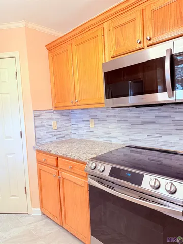 $2,800 | 9028 Hill Drive, Baton Rouge, LA 70809