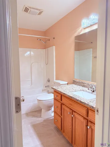 $2,800 | 9028 Hill Drive, Baton Rouge, LA 70809