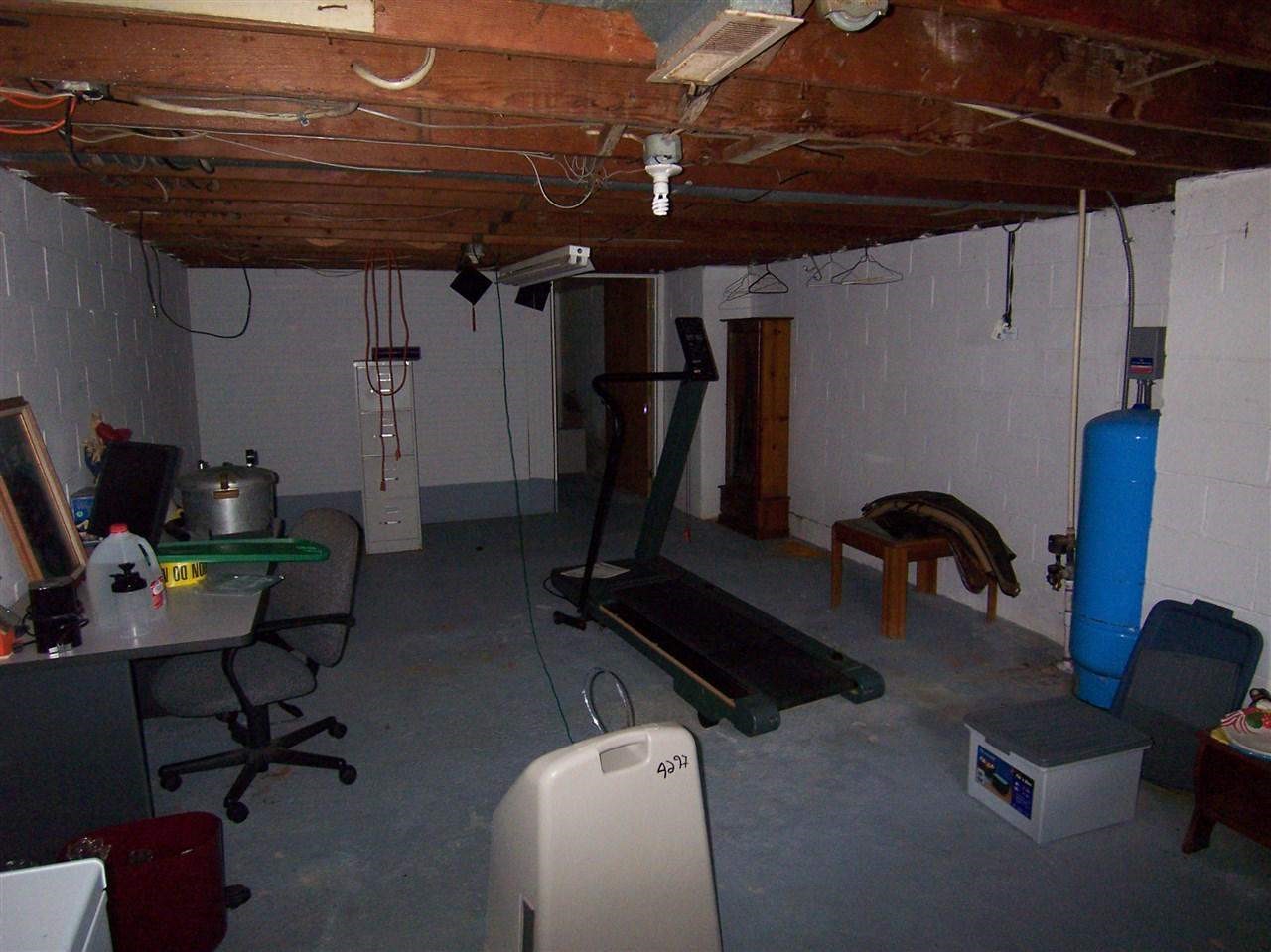 5157 West Carpenter Road Flint, MI 48504 - Photo 15 of 26 21509771-14.JPG