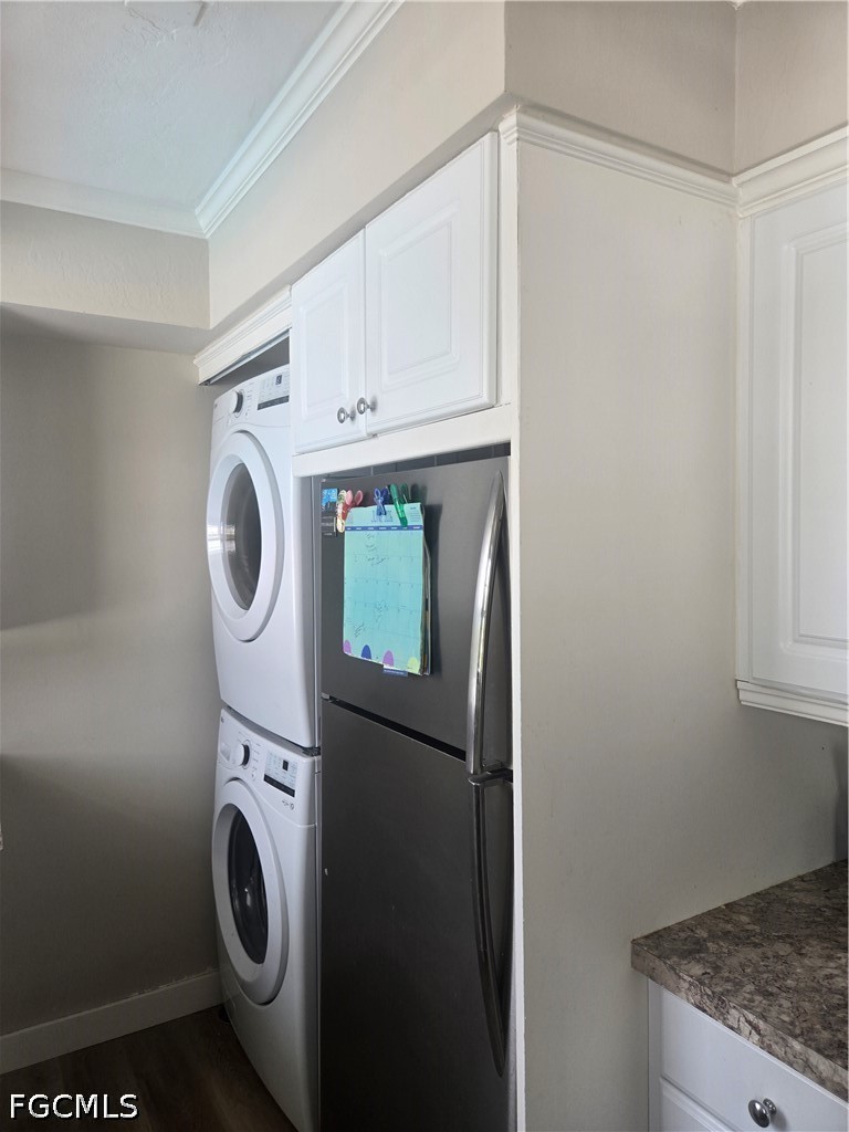 8093 Anhinga Road Fort Myers, FL 33967 - Photo 15 of 49 a utility room with dryer and washer