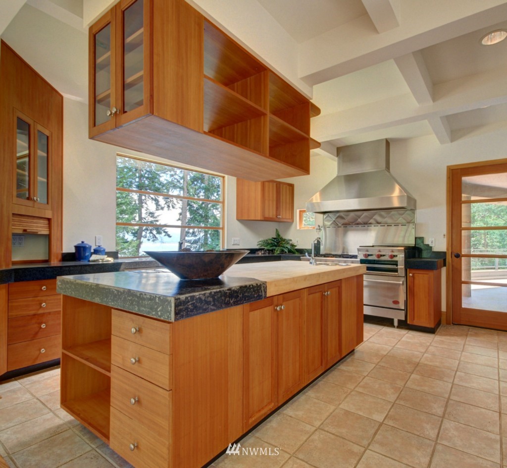 3326 Green Road Oak Harbor, WA 98277 - Photo 9 of 25 Gallery Image 9