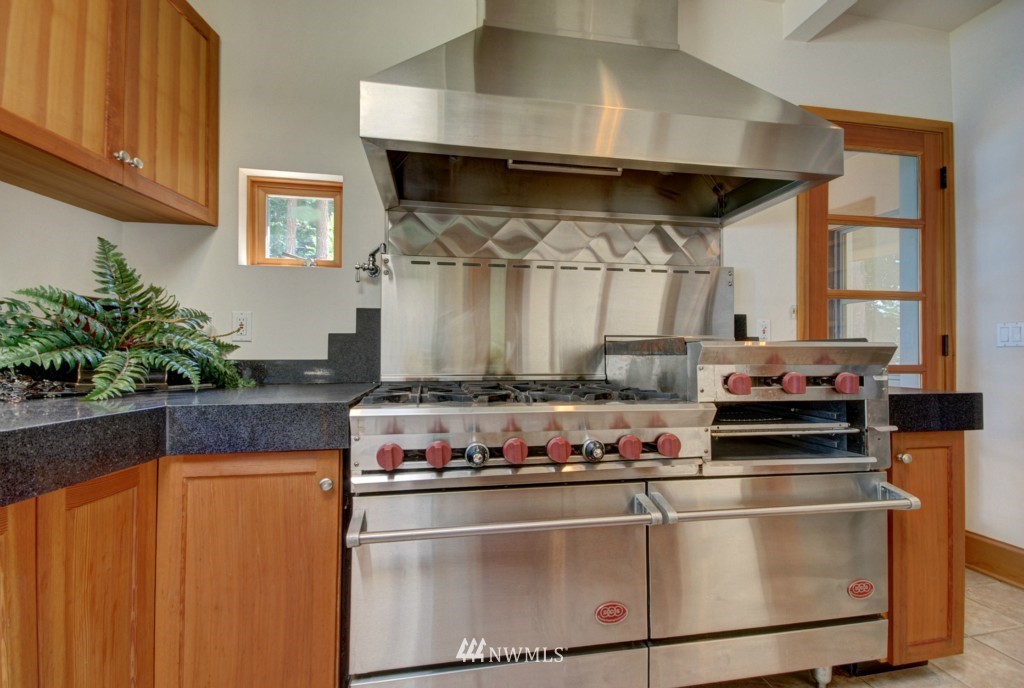 3326 Green Road Oak Harbor, WA 98277 - Photo 10 of 25 Gallery Image 10