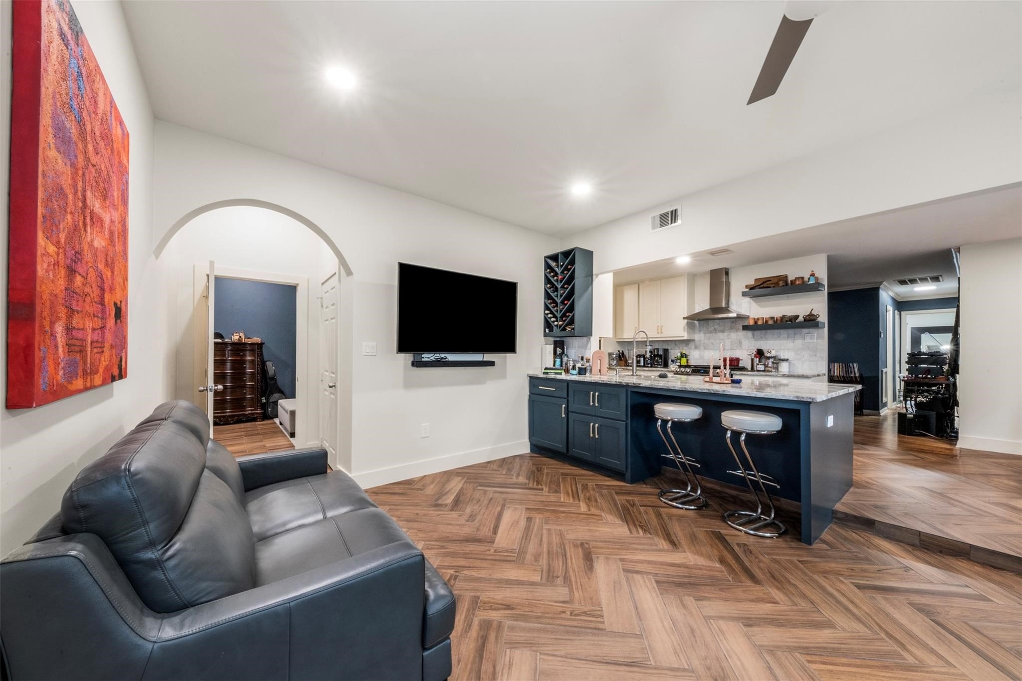 1913 Thonig Road Houston, TX 77055 - Photo 17 of 41 Gallery Image 17
