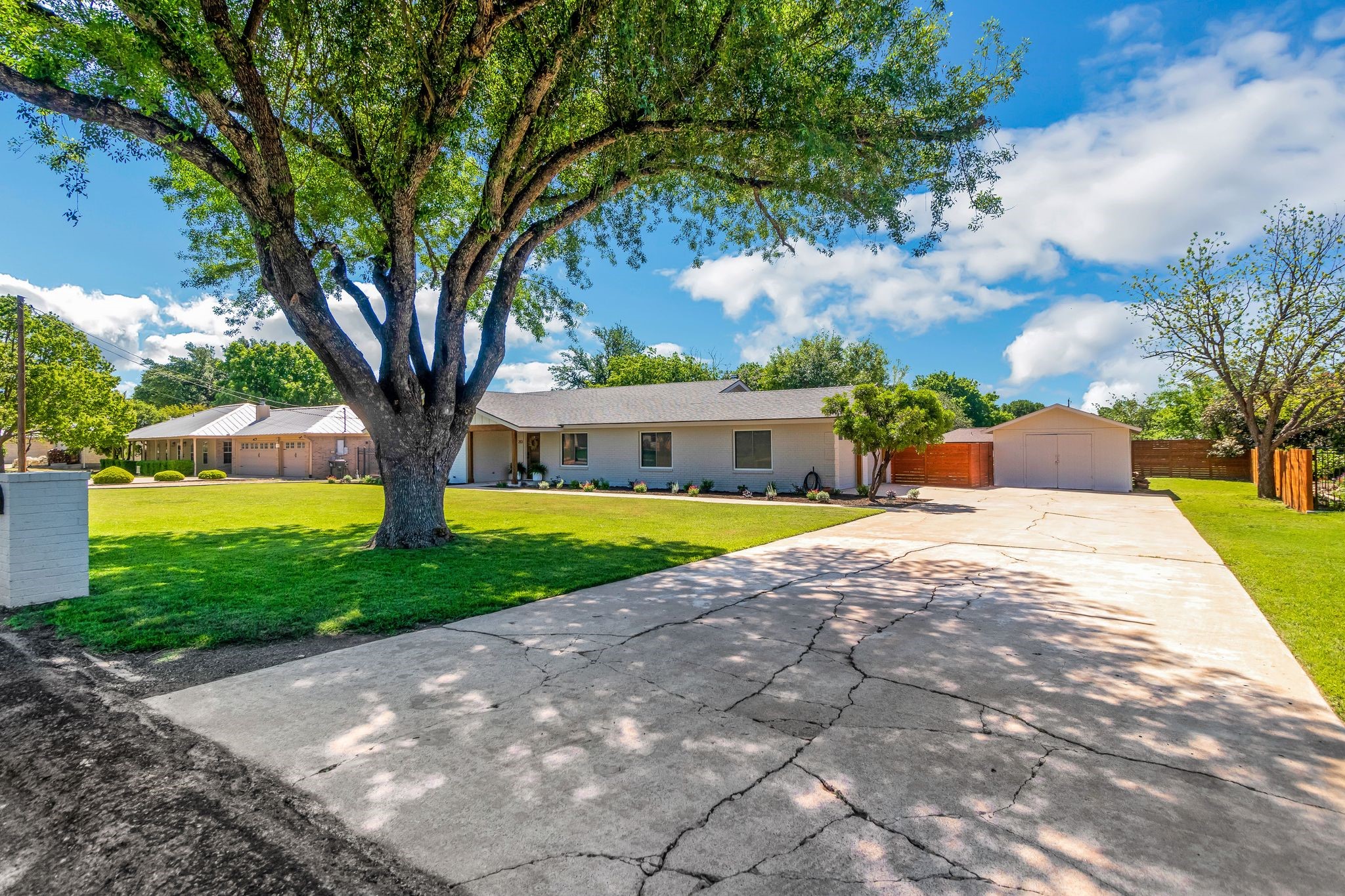 213 Clear Springs Road Georgetown, TX 78628 - Photo 4 of 33 Privacy and Space