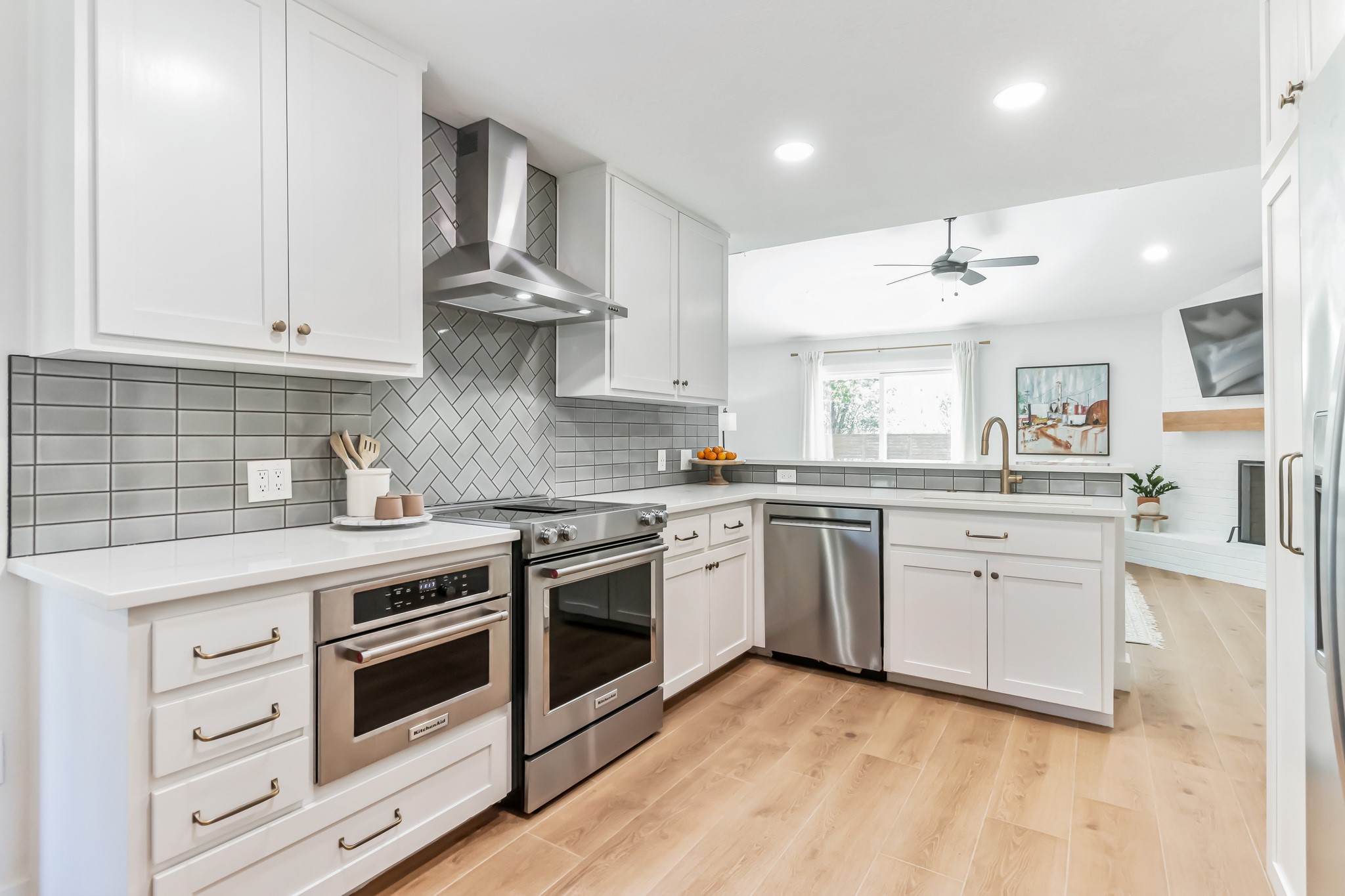 213 Clear Springs Road Georgetown, TX 78628 - Photo 7 of 33 Built-In Microwave