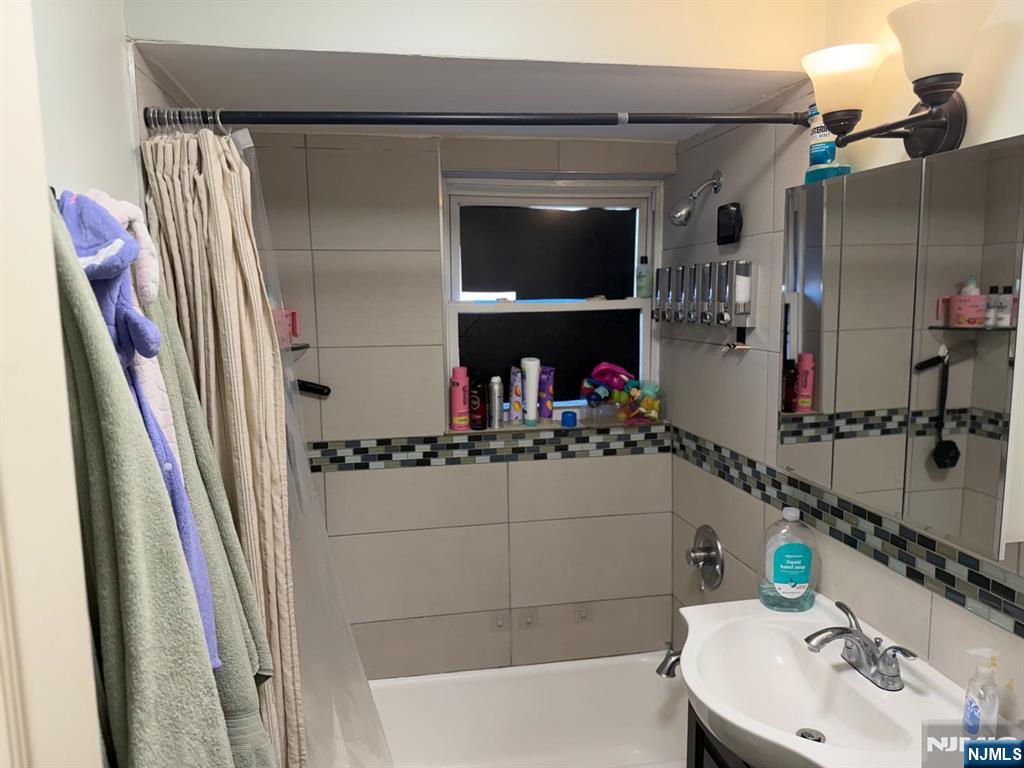 1266 Teaneck Road, Unit 1 Teaneck, NJ 07666 - Photo 8 of 9