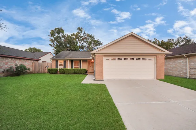 $2,200 | 2506 Lively Lane, Sugar Land, TX 77479