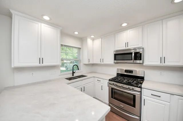 $2,200 | 2506 Lively Lane, Sugar Land, TX 77479