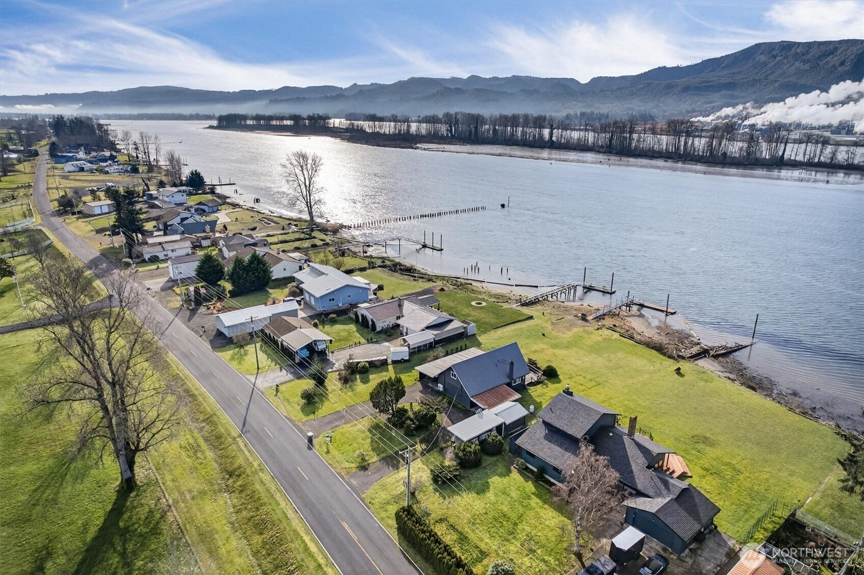 301 West Sunny Sands Road Cathlamet, WA 98612 - Photo 31 of 39