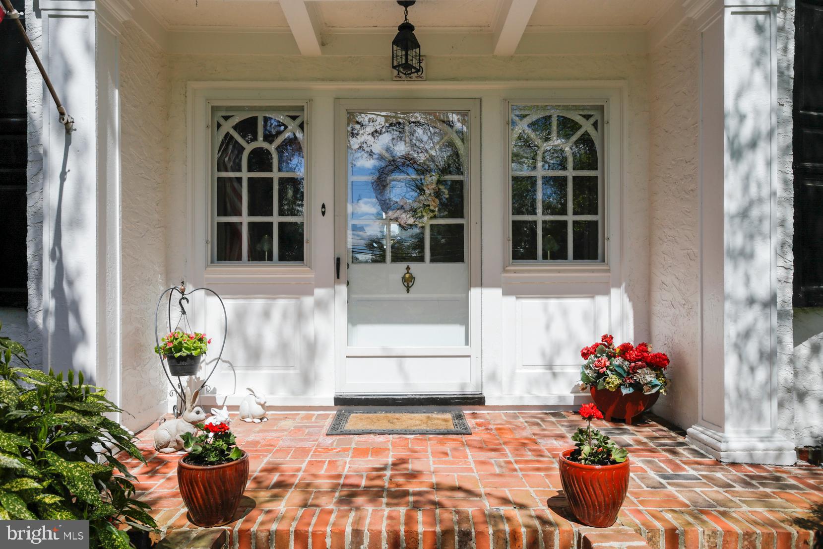105 East Brookhaven Road Wallingford, PA 19086 - Photo 3 of 69 Front entry with double sidelights