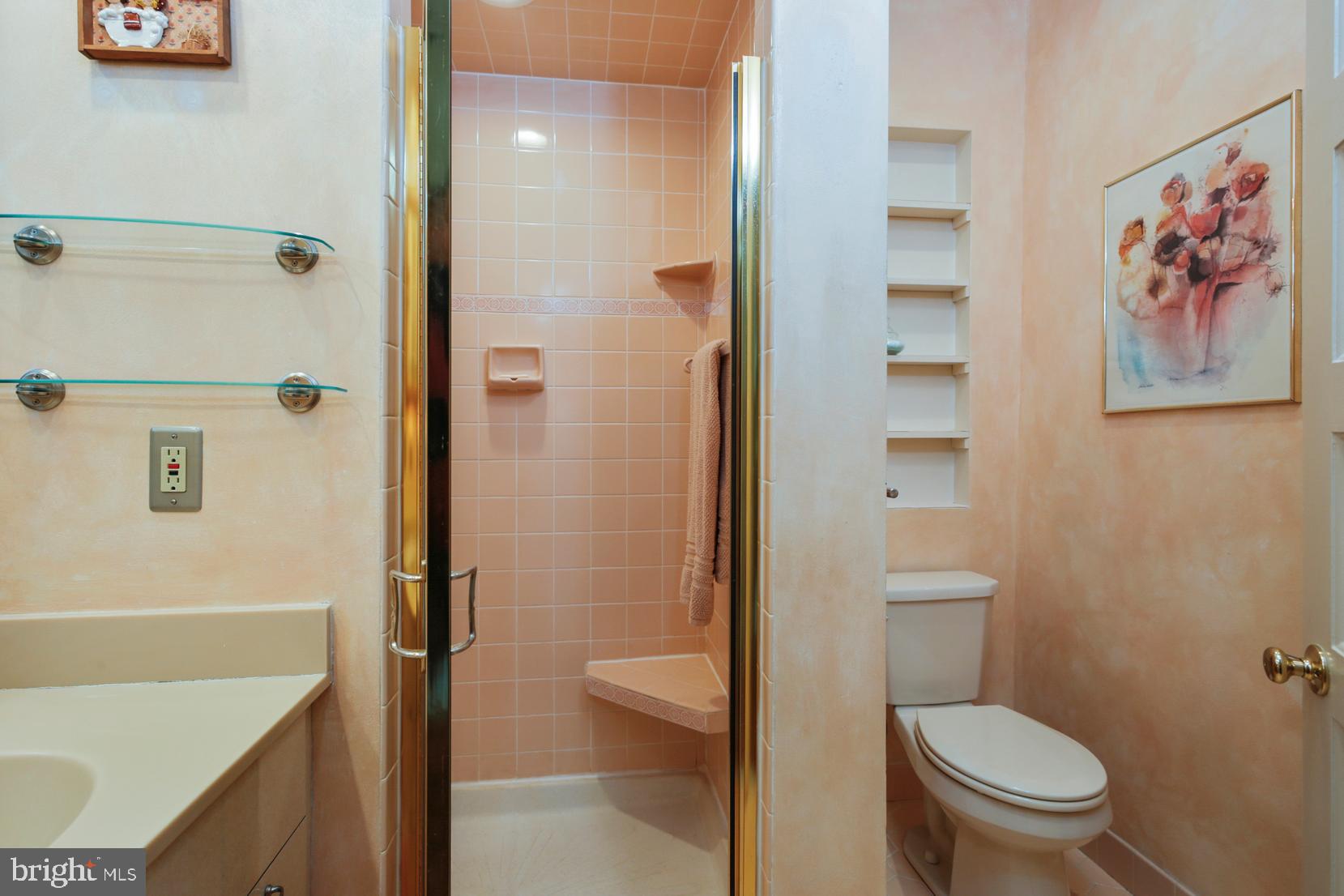 105 East Brookhaven Road Wallingford, PA 19086 - Photo 24 of 69 masterr bath withsall shower