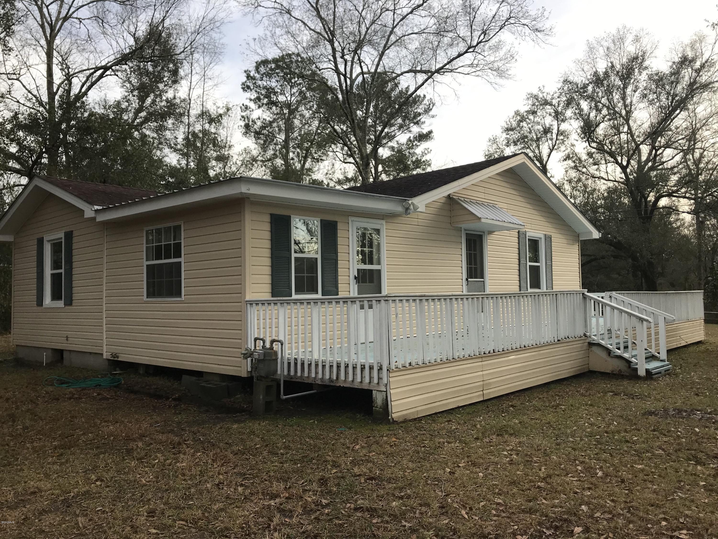 128 Huppo Road Picayune, MS 39466 - Photo 3 of 13 IMG_9332