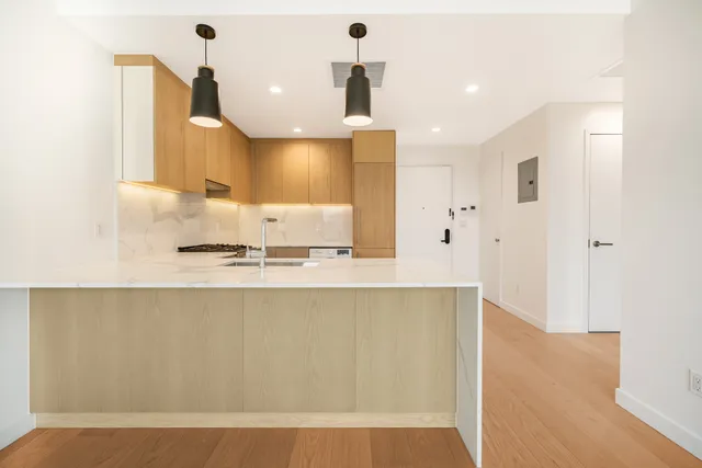 $650,000 | 30-05 Vernon Boulevard, Unit 2H | Astoria