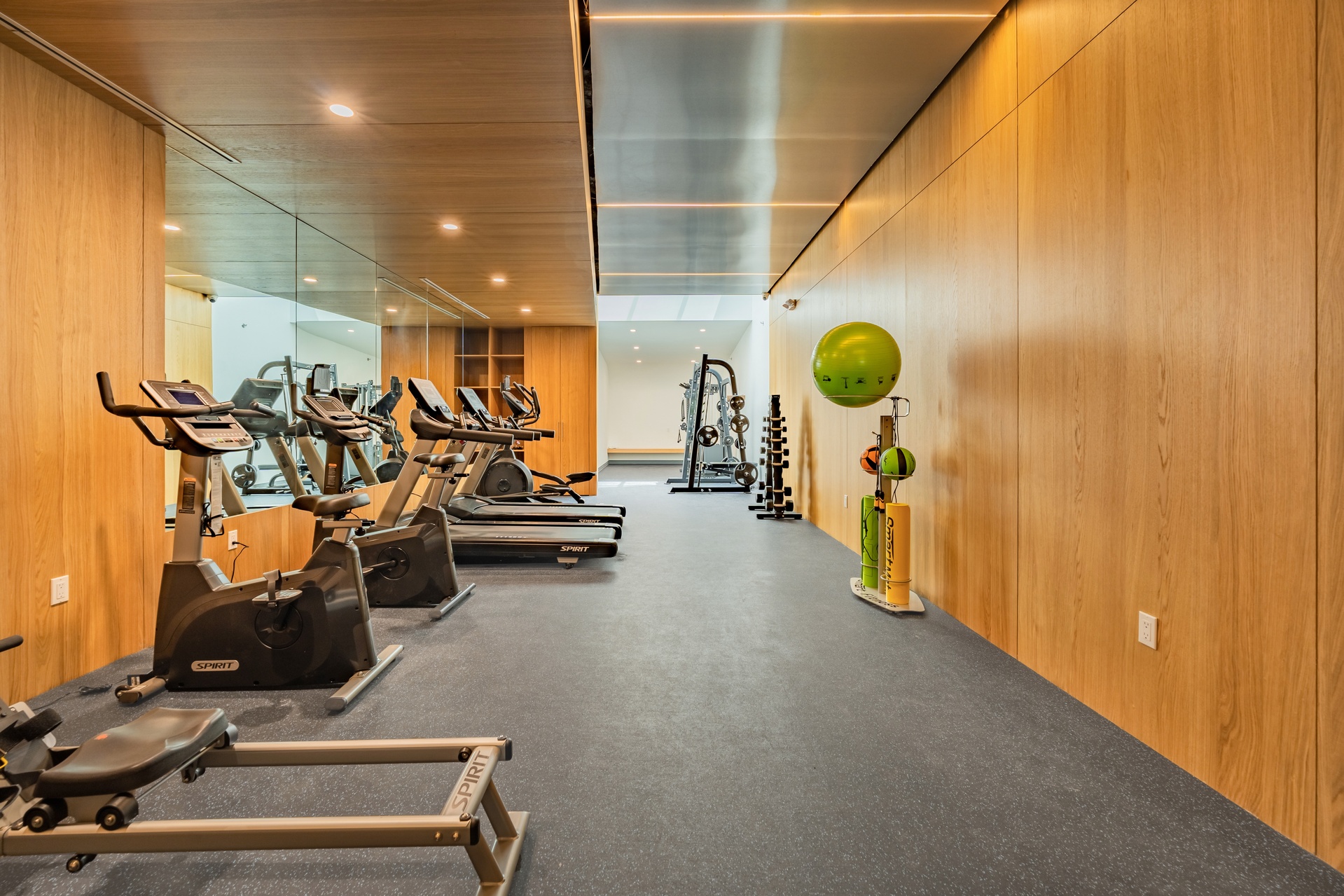 30-05 Vernon Boulevard, Unit 2H Queens, NY 11102 - Photo 8 of 13