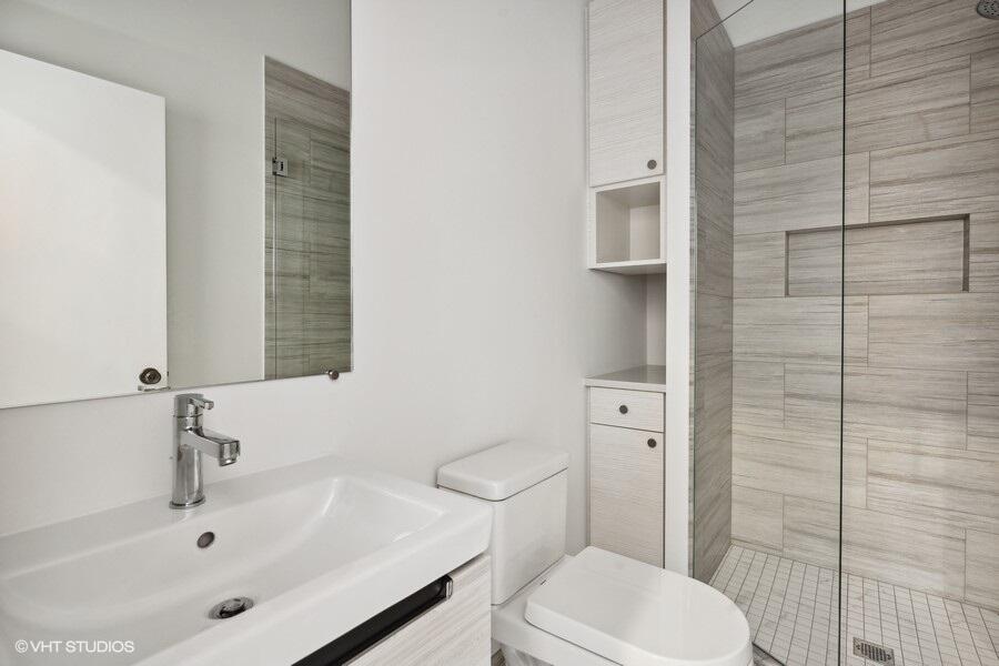 3900 Valley Path Coloma, MI 49038 - Photo 25 of 55 Main Floor Bath