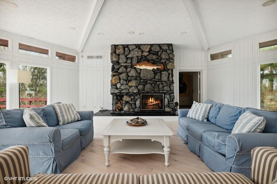 3900 Valley Path Coloma, MI 49038 - Photo 7 of 55 Living Room